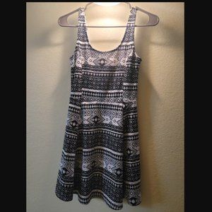 Divided by H&M black and white geometric tribal skater fit and flare dress (6)